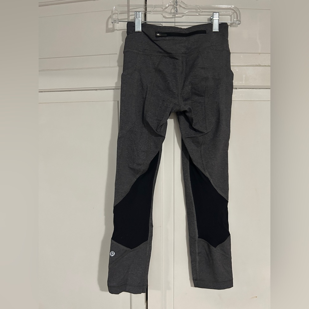 Lululemon Size 2 Cropped Leggings